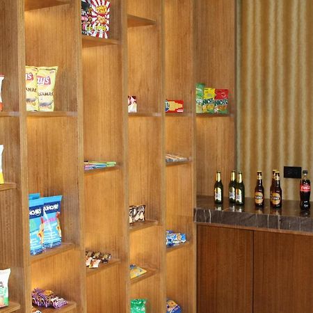Holiday Inn - Quito Airport By Ihg Tababela Kültér fotó A typical vending machine in a Japanese hotel