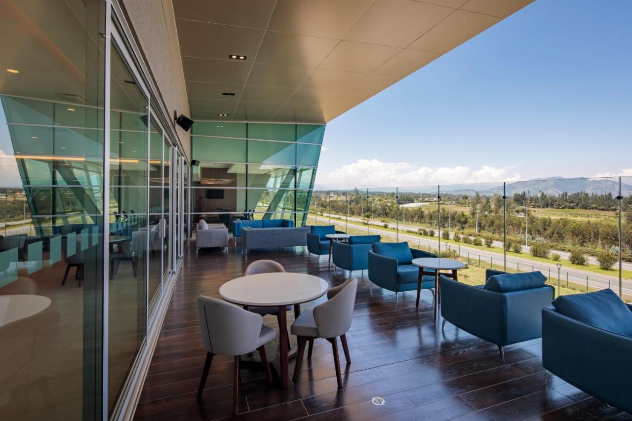 Holiday Inn - Quito Airport By Ihg Tababela Kültér fotó The VIP Lounge at Santiago International Airport