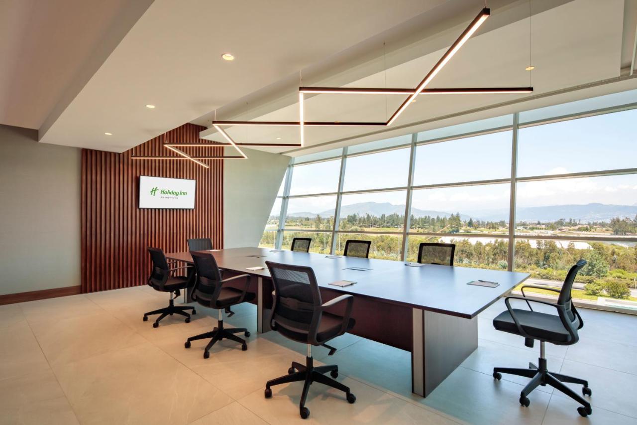 Holiday Inn - Quito Airport By Ihg Tababela Kültér fotó Meeting room at the headquarters of the National University System