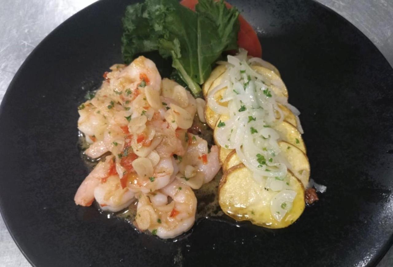 Holiday Inn - Quito Airport By Ihg Tababela Kültér fotó Shrimp and scallop